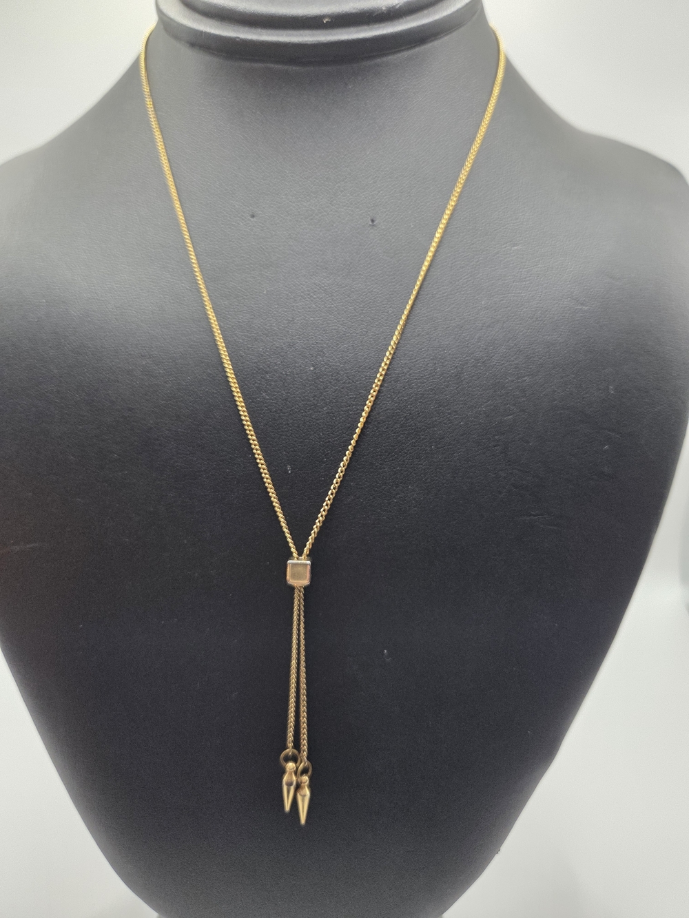 1473. Gold Tone Drop Lariat Necklace